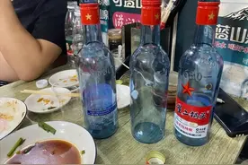 神回复：爸：听说你到处跟人说我死了？图片