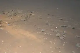 NASA 机智号火星直升机拍到了毅力号设备碎片图片