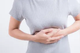 妙用一味中药：乌梅，可散掉胃、肠、声带、胆囊、子宫内的息肉图片
