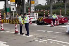 网红骑川崎H2上高速被拦，致40万机车倒地受损，车主已报警图片