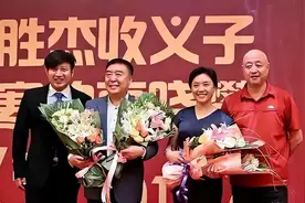 相声演员师胜杰，病逝4年后，女儿定居美国，妻子的坚守令人感动图片