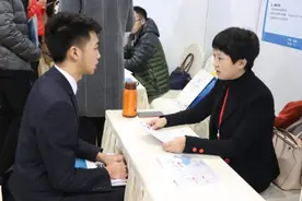 715工作制度被提出，毕业生坐不住了，无奈表示：996还没适应呢图片