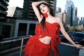 爱豆不能谈恋爱？性感小辣椒安崎刚公开恋情，男朋友就被扒出来骂图片