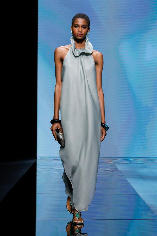 ������Armani��Ʋ��ø��ּ���ͼ����ӡ���������·������۶�