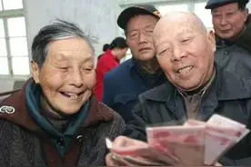 给党龄满40年的党员发生活补助，农村77岁老党员，一月能给多少？图片