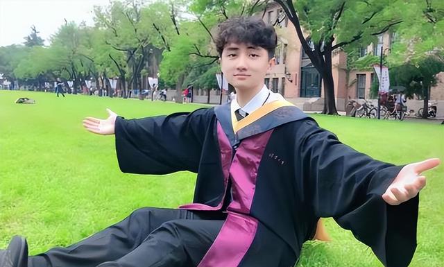 上海开始“抢人”大战，再次放宽毕业生落户门槛，网友却并不买账