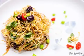 豆腐丝拌菜叶的做法，酱汁一拌就可以吃，健康不油腻还爽口！图片