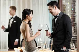 年会上这一幕，杭州姑娘吐槽：不敬酒其实挺好图片