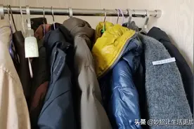 家里衣服太多怎么办？别再买柜子了，教你一招简单整齐收纳衣服图片