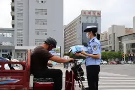 三轮车已挂牌持证，上路却被取消资格，怎么回事？交警回复了图片