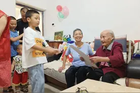 122岁！四川最长寿老人搬进新家过生日！爱吃稀饭和回锅肉图片