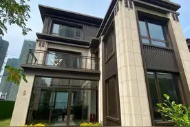 中产改善：院子在前的别墅，和院子在后的别墅，哪个更好？图片