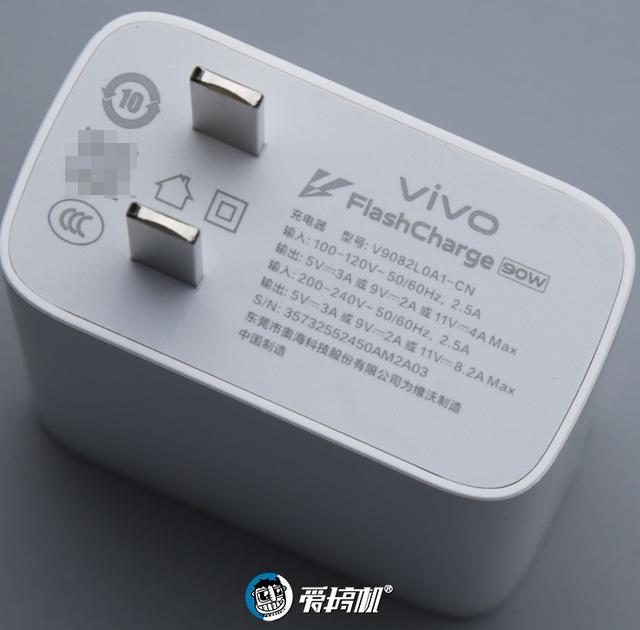 国补1869元起的天玑9400+，iQOO Z10 Turbo+评测：8000mAh电池！