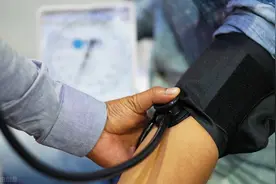 体检时很多人都会心跳过快，怎么办呢？图片