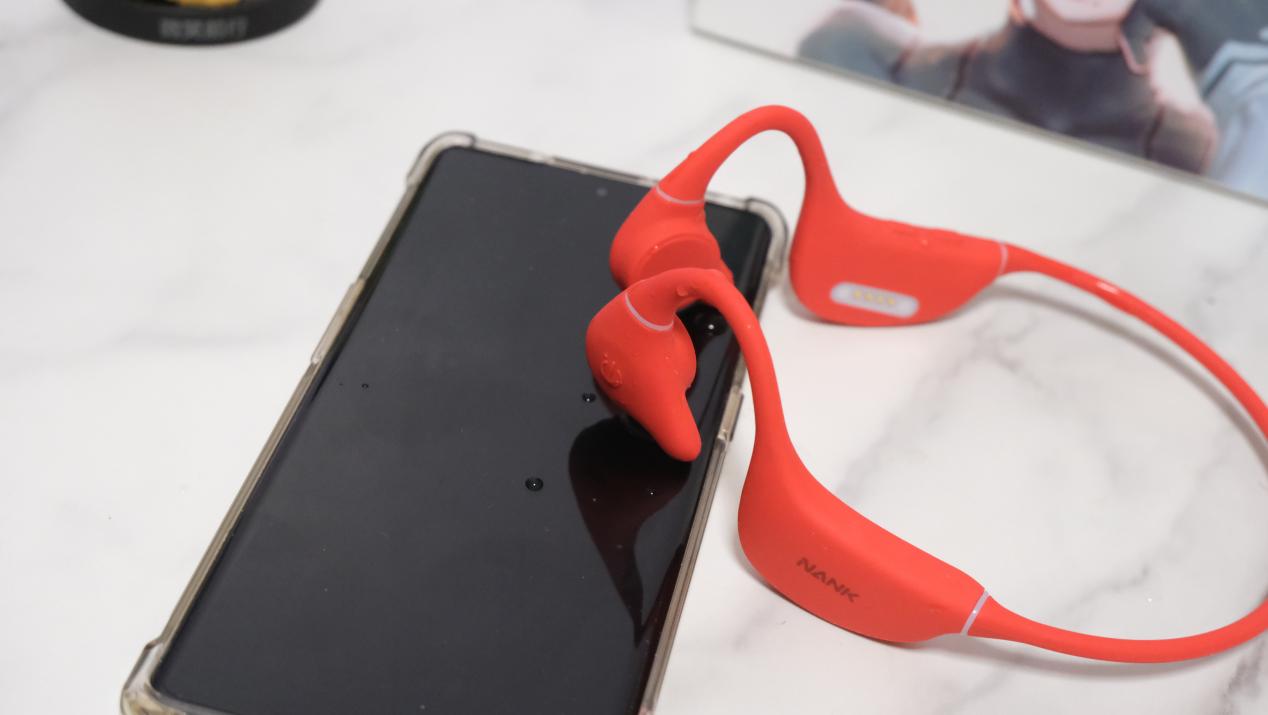 南卡Runner Pro 4，旗舰级骨传导耳机满载黑科技