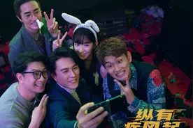 他曾是央视主持人，当演员后人生坎坷，3次离婚3个儿女，老年翻红图片