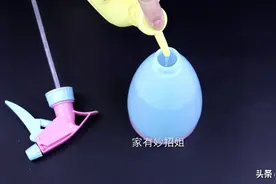 这样擦拭玻璃，玻璃干净透亮，一点水渍都没有，一起来学学吧图片