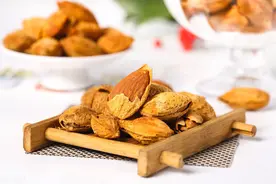 关于“巴旦木”的营养价值与禁忌，早知道早受益图片