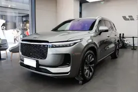 配7个USB、12个音响、6个座椅，带你看理想ONE图片