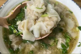 大馄饨自己能做，汤鲜味美馅料足，Q弹不油腻，在家吃得干净卫生图片