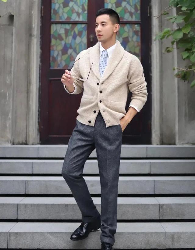 男士必备的穿搭技巧,几组图片清晰明了,果然是一学就会(男士服装颜色