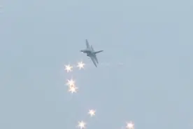 军事专家:仗要怎么打,兵就怎么练,异型机双机模拟空战更符合实战图片