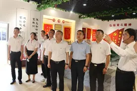 【一张蓝图绘到底 只争朝夕添新绿】县委政法委开展“绿色行动践行红色诺言”迎“七一”主题党日活动。图片