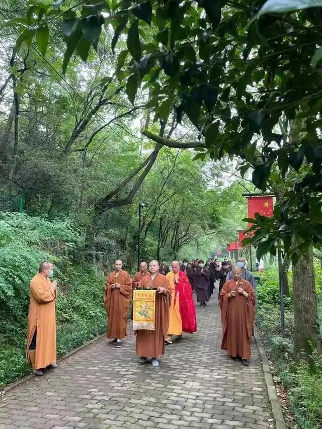 衢州柯山宝岩寺记