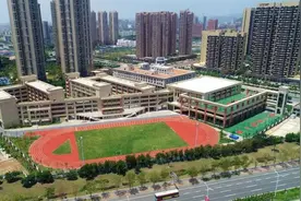 匠心育人，笃行不怠图片