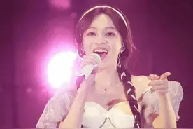 张韶涵当年的委屈，黑人陈建州安排还了！图片