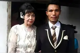 90后印尼小伙居然娶了个82岁老太，总共只见过1次面就闪电结婚图片