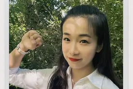 杨鸣带娃妻子晒加班照！夫妻皆在体制内上班，为宣示主权开通账号图片