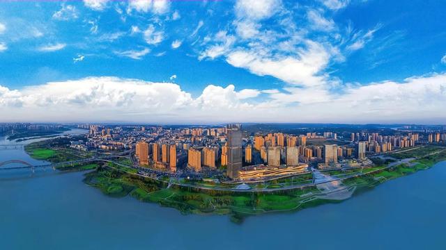 北京人闯南充，撞见古城真相：真历史从不穿仿古马甲