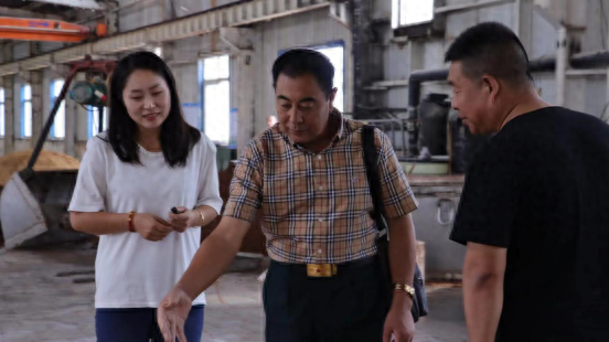 刘金享首长莅临朝阳市百年酒企——凌塔酒业