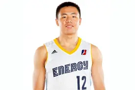 当初效力过美国NCAA联赛的三位中国后卫，他们的实力都如何？图片