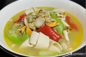 小海鲜烧丝瓜千张：丝瓜全身是宝，配3样菜炖一碗，味道极致鲜美图片