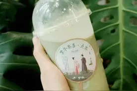 喝了十个品牌，三十款奶茶，终于找到了夏天的“解药”图片