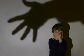 为啥以前孩子打骂能成才，现在的娃忌打骂，教育崇尚温柔细致图片