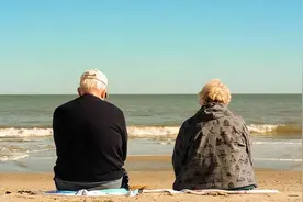 人过五十五：四地多走动，子孙才会富图片