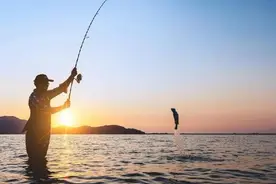 夏季钓鱼如何选择深浅？3个“铁律”让你了解鱼情，让你不再空军图片