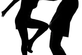 男性女性被踢中裆部时，到底谁会更疼？广大网友：最好不要发生图片