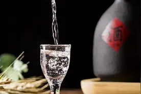 烟瘾、酒瘾、色瘾，哪个伤害最大？为了长寿，中年男性应该怎么做图片