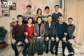 年代剧《我最爱的家人》，每个人都讲奉献，最惨的还是女主图片