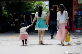 比起结婚，更想要孩子：日本未婚妈妈家庭在增多图片