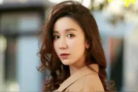 知名女星被曝有新恋情，与男方如胶似漆同回酒店，举止亲密引热议图片