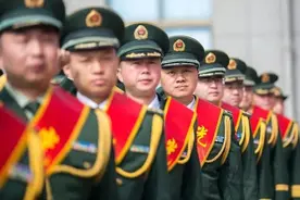 选择自主择业没有错，只是有一些战友，在转业之后的路非常艰难图片