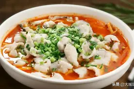 逛超市，遇到这鱼我从不错过，便宜营养又好吃，和番茄煮一锅真香图片