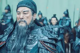关羽一生只赢了一场仗，只斩一个大将，凭什么被称为武圣？图片