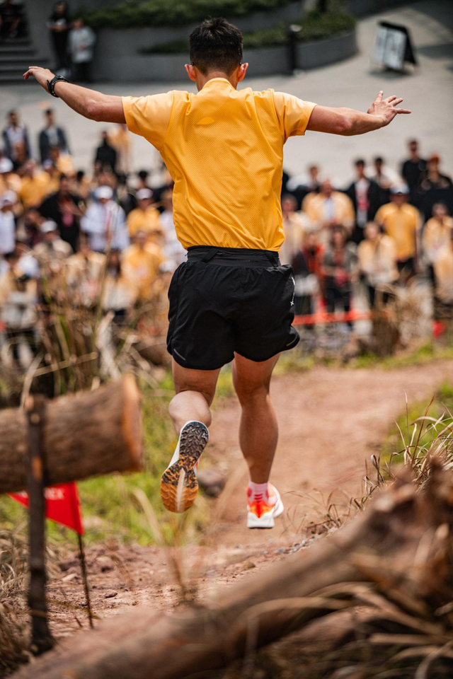 上山找虐的中产，一个月抢光50场越野跑门票
