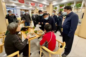 学习宣传贯彻党的二十大精神 张冬云赴安庆市调研养老服务工作图片